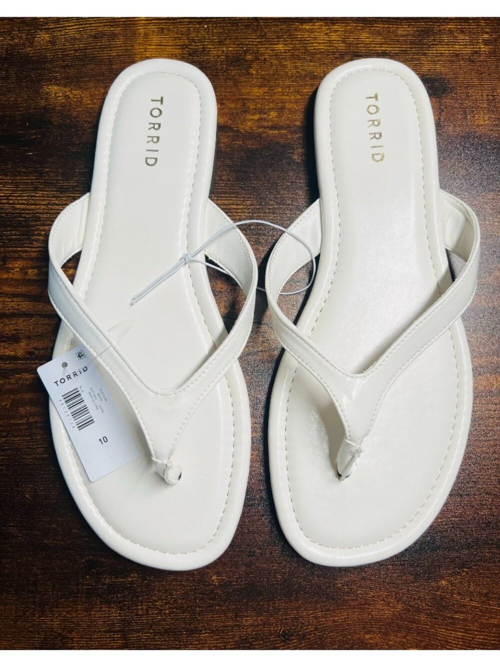 Torrid White Wide Width Flip Flop Sandals Size 10WW Womens Comfortable Summer Fo